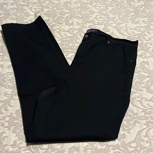 Gloria Vanderbilt Amanda Black Jeans 